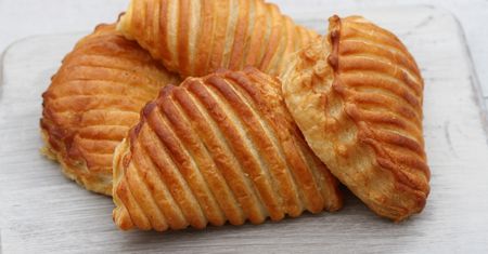 W 20 minut zrobisz ciasteczka do kawy. Potrzebujesz tylko kilku tanich składników