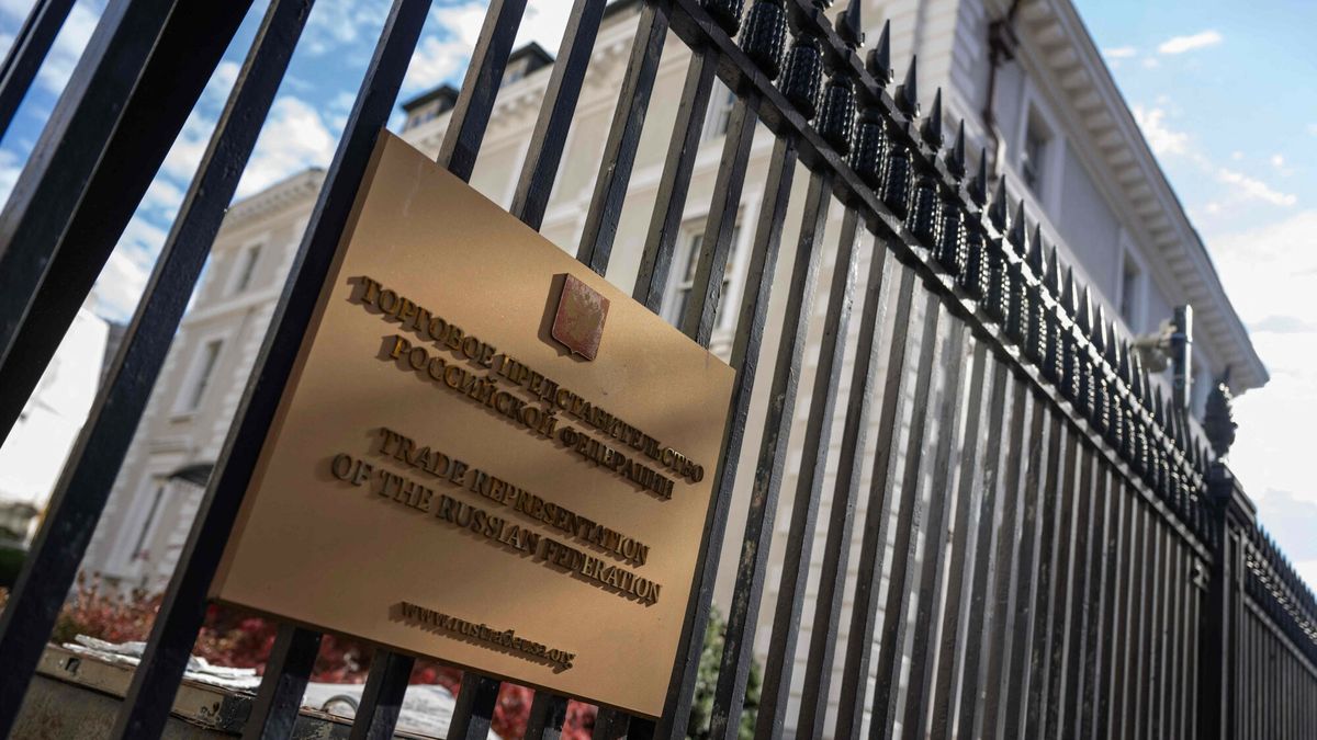 Konflikt wokół ambasady