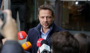 Skandaliczny transparent w stolicy. Trzaskowski ostrzega manifestantów