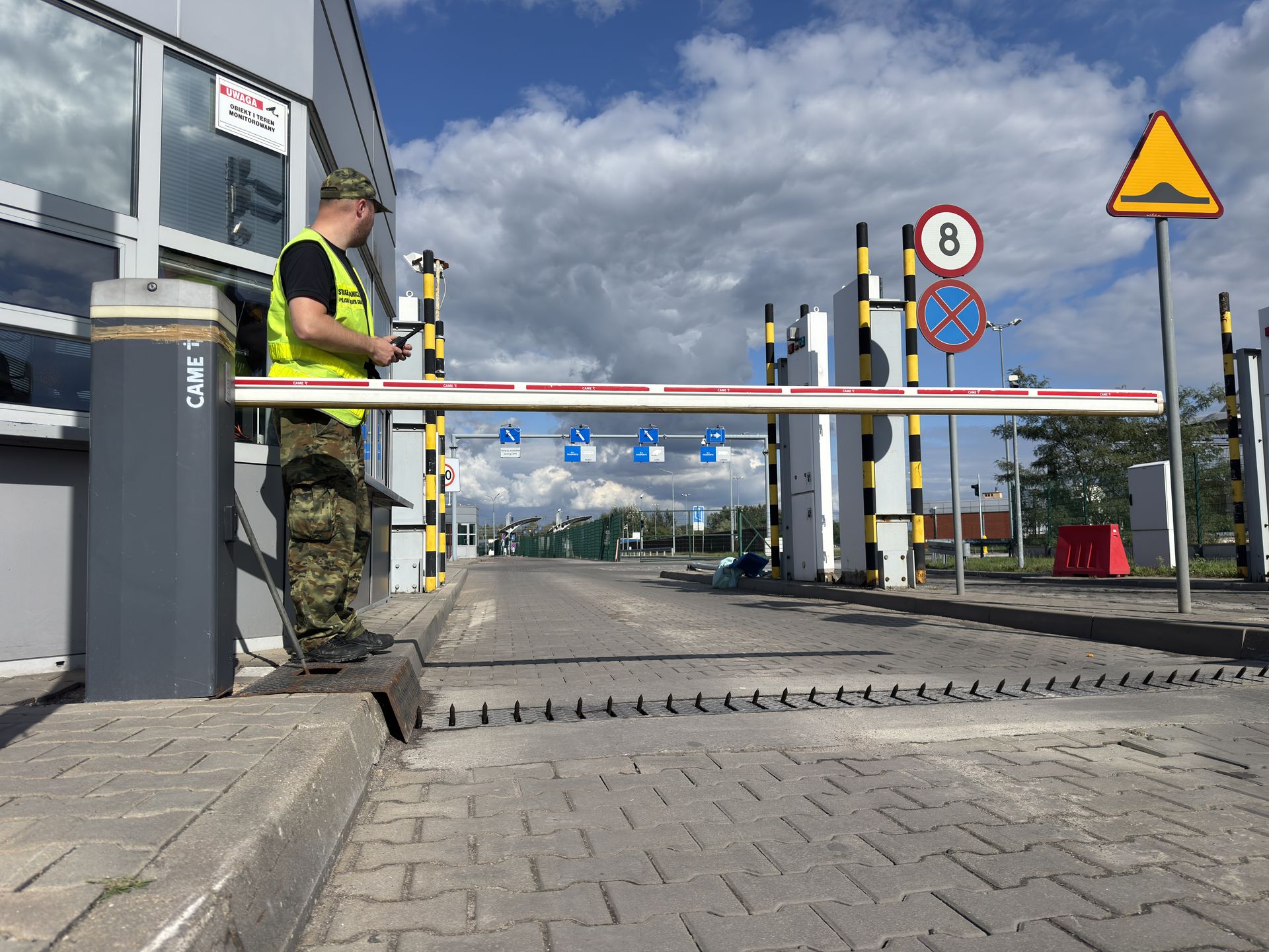 Przejście w Dorohusku. Dron uderzył 800 metrów stąd