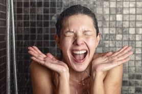 Prysznic - wspaniałe orzeźwienie, poprawa kondycji włosów i skóry, stymulacja odchudzania, złagodzenie stresu