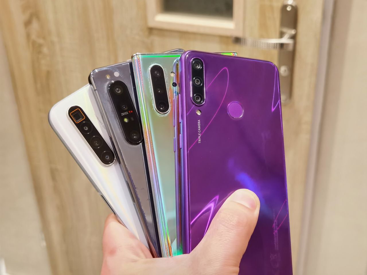 OnePlus Nord wygląda jak kopia kopii, bo inaczej byś go nie kupił