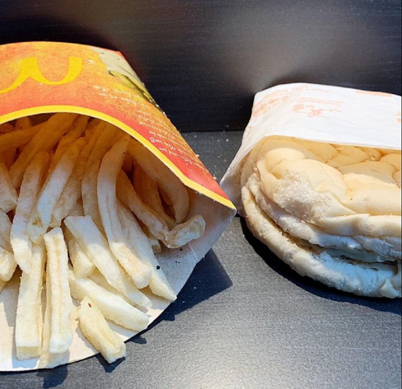 Jak wygląda hamburger po 10 latach? Odwiedzając Islandię można się przekonać