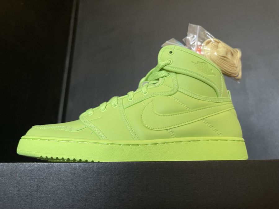 Na zdjęciu: Billie Eilish x Wmns Air Jordan 1 KO 'Volt'