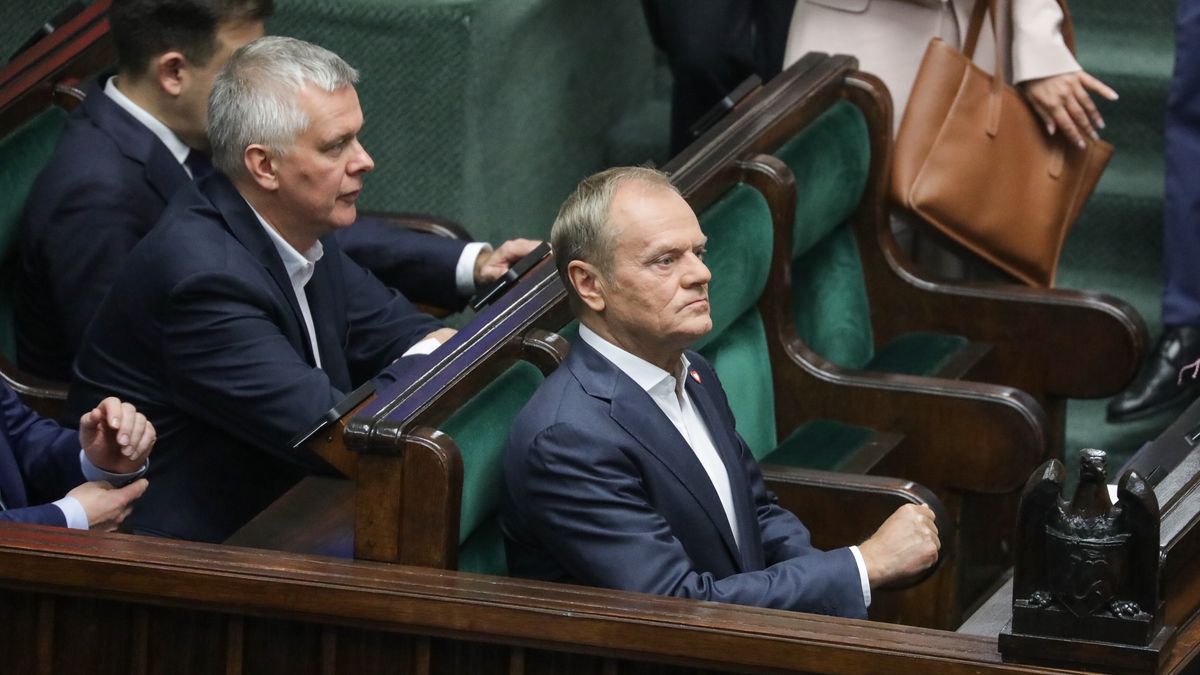 Donald Tusk i Tomasz Siemoniak podczas posiedzenia Sejmu
