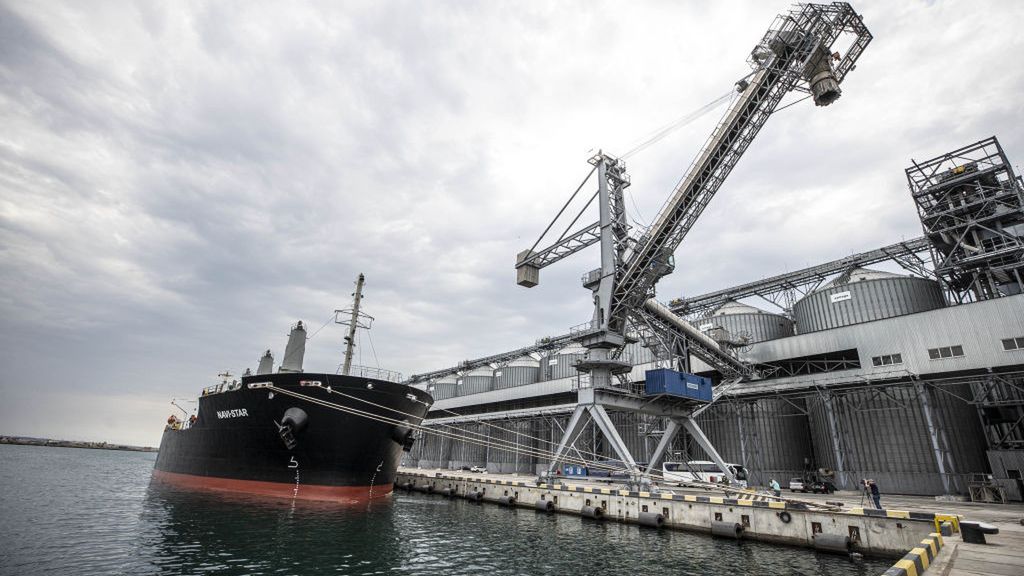 Port of Odessa in Ukraine
ODESSA, UKRAINE - JULY 29: A view of Odessa Port as Oleksandr Kubrakov (not seen), Ministry of Infrastructure of Ukraine holds a press conference following the UN-backed deal signed by Russia and Ukraine in Istanbul to resume Ukrainian grain exports through the Black Sea, in Odessa, Ukraine on July 29, 2022. Turkiye, the UN, Russia and Ukraine signed a deal in Istanbul last week to reopen three Ukrainian ports â Odessa, Chernomorsk and Yuzhny â for grain that had been stuck for months because of the ongoing Russia-Ukraine war, which is now in its sixth month. (Photo by Metin Aktas/Anadolu Agency via Getty Images)
Anadolu Agency
export, grain, odessa, shipment