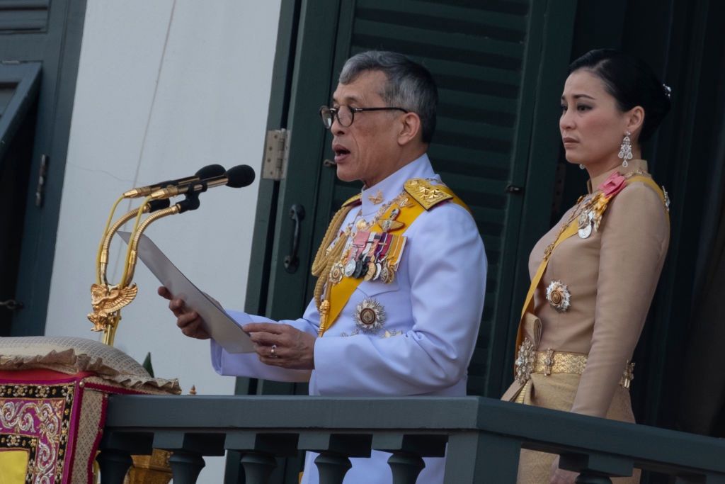 Władca Tajlandii uciekł przed koronawirusem do niemieckiego hotelu