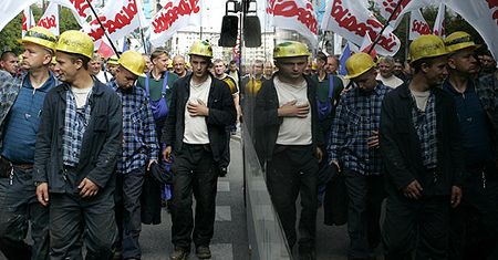 Stoczniowcy wyszli na ulice