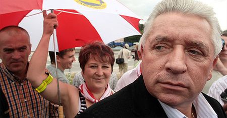 Znów biało-czerwono na drogach