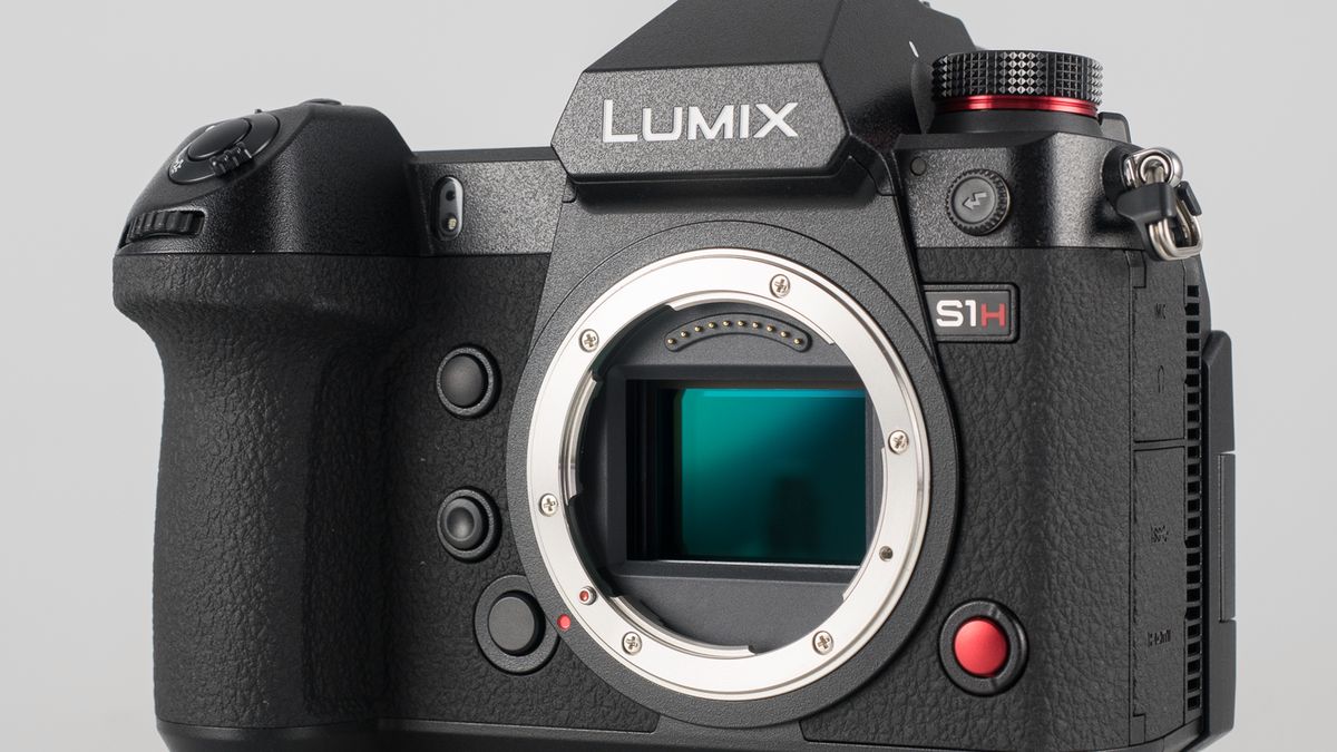 Panasonic LUMIX S1H: Kręci w 6K, ma wentylator i kosztuje 15 tysięcy złotych [RECENZJA] 1