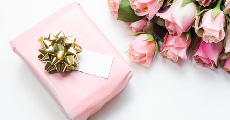 Perfumy na prezent na Dzień Matki. Jaki zapach wybrać?