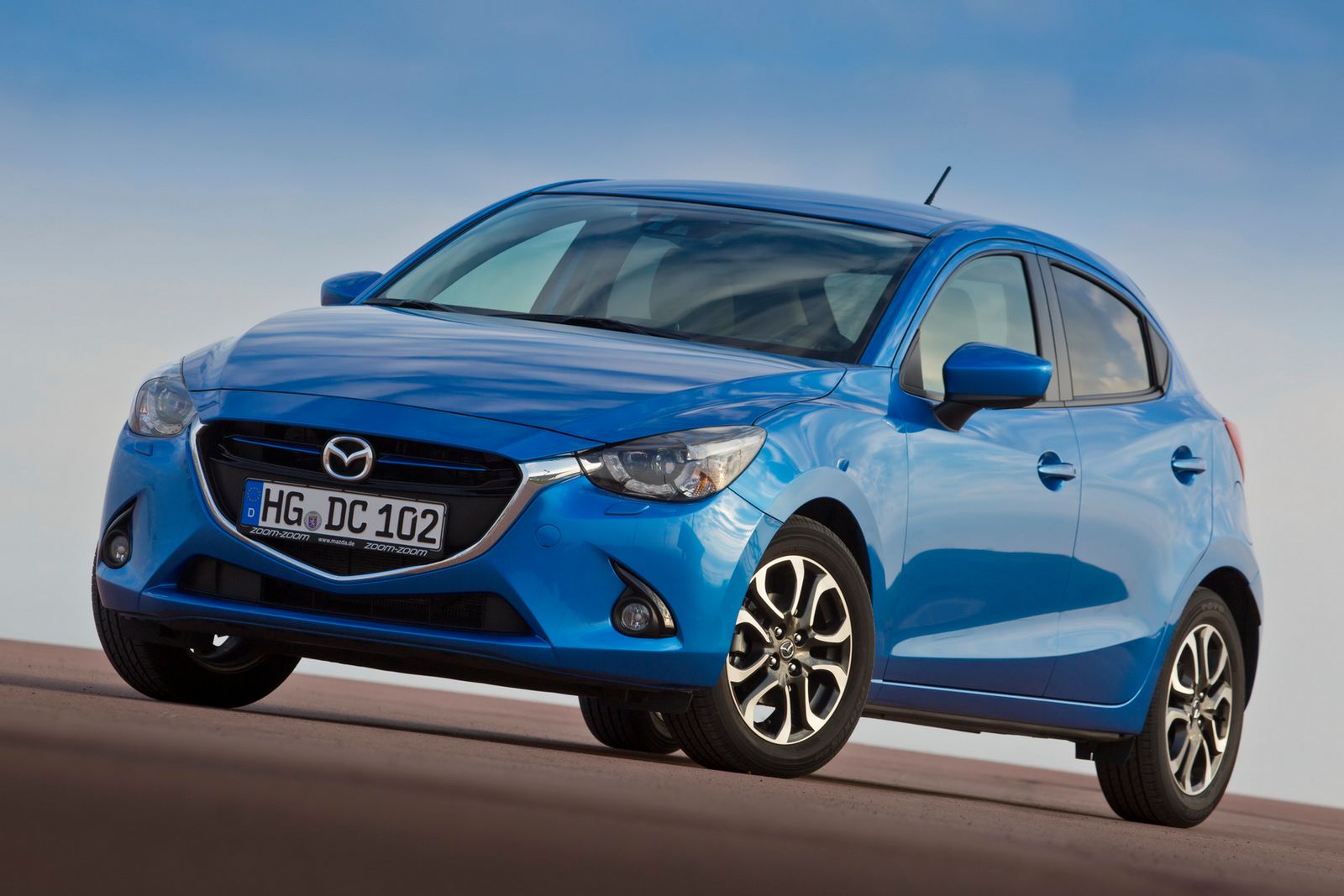 Europejska Mazda 2 – obszerna galeria zdjęć 31