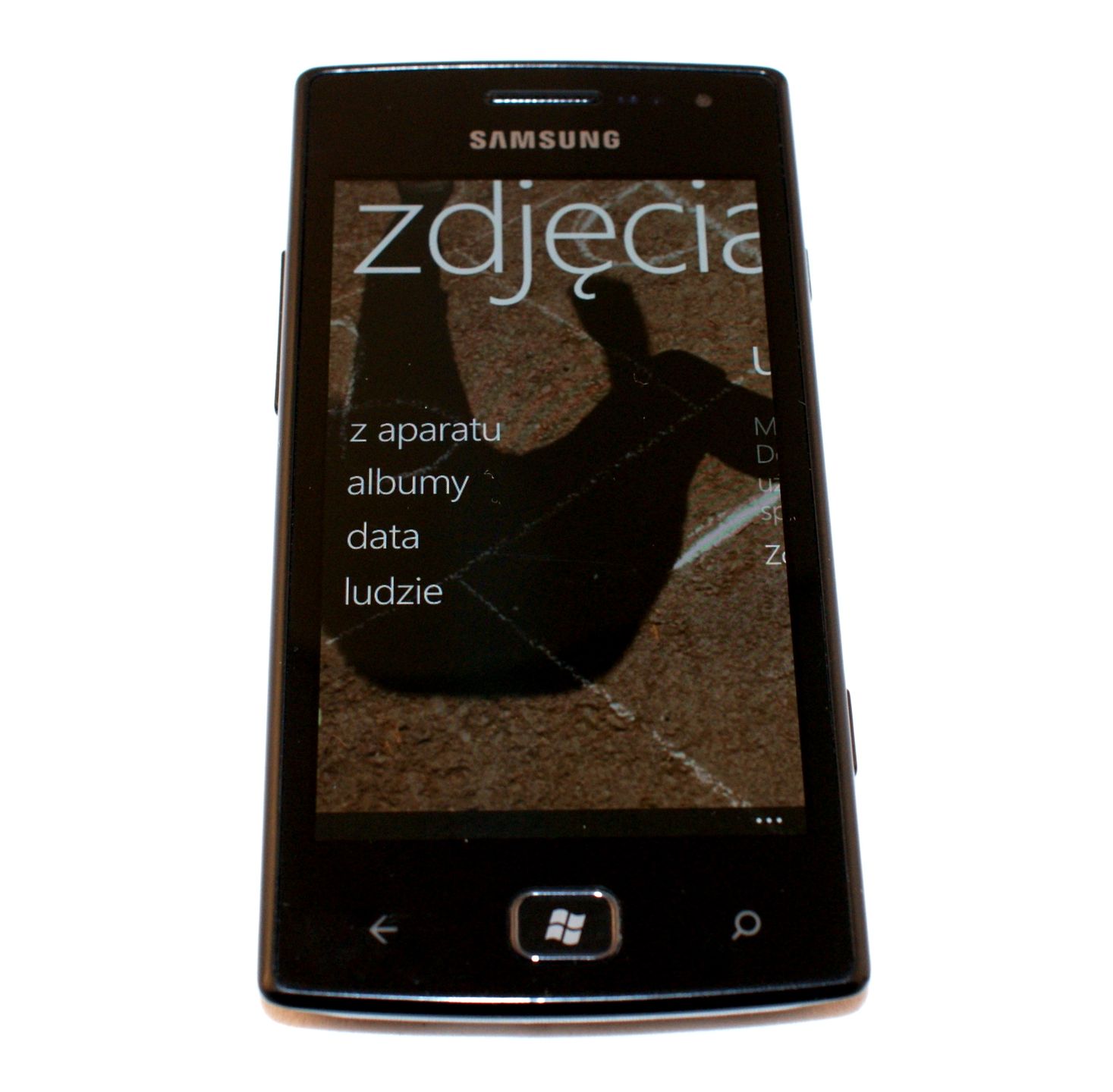 Samsung Omnia W - elegancki Windows Phone [test] 8