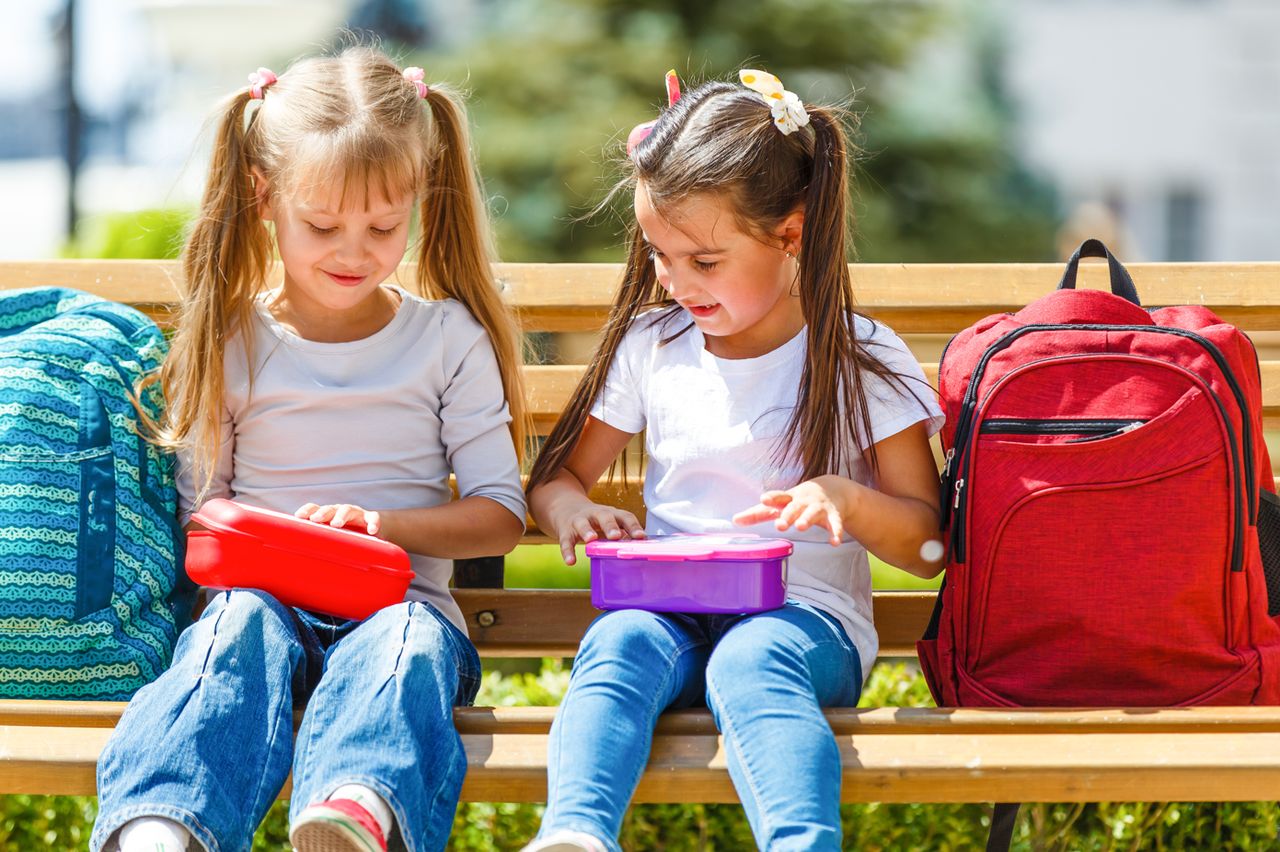 Lunchboxy i akcesoria do szkoły. Jak przygotować zdrowe i smaczne posiłki dla dzieci?