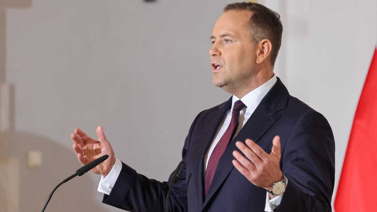 Karol Nawrocki. Prawnicy oceniają, czy jego umowy z panem Jerzym