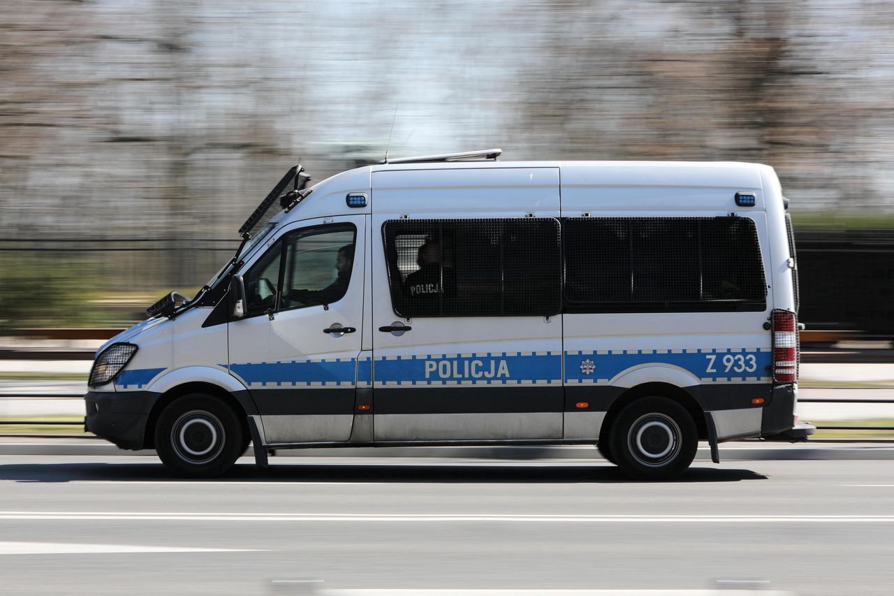 Poszedł do sklepu, a kluczyki zostawił w stacyjce. Gdy wrócił Bentleya nie było