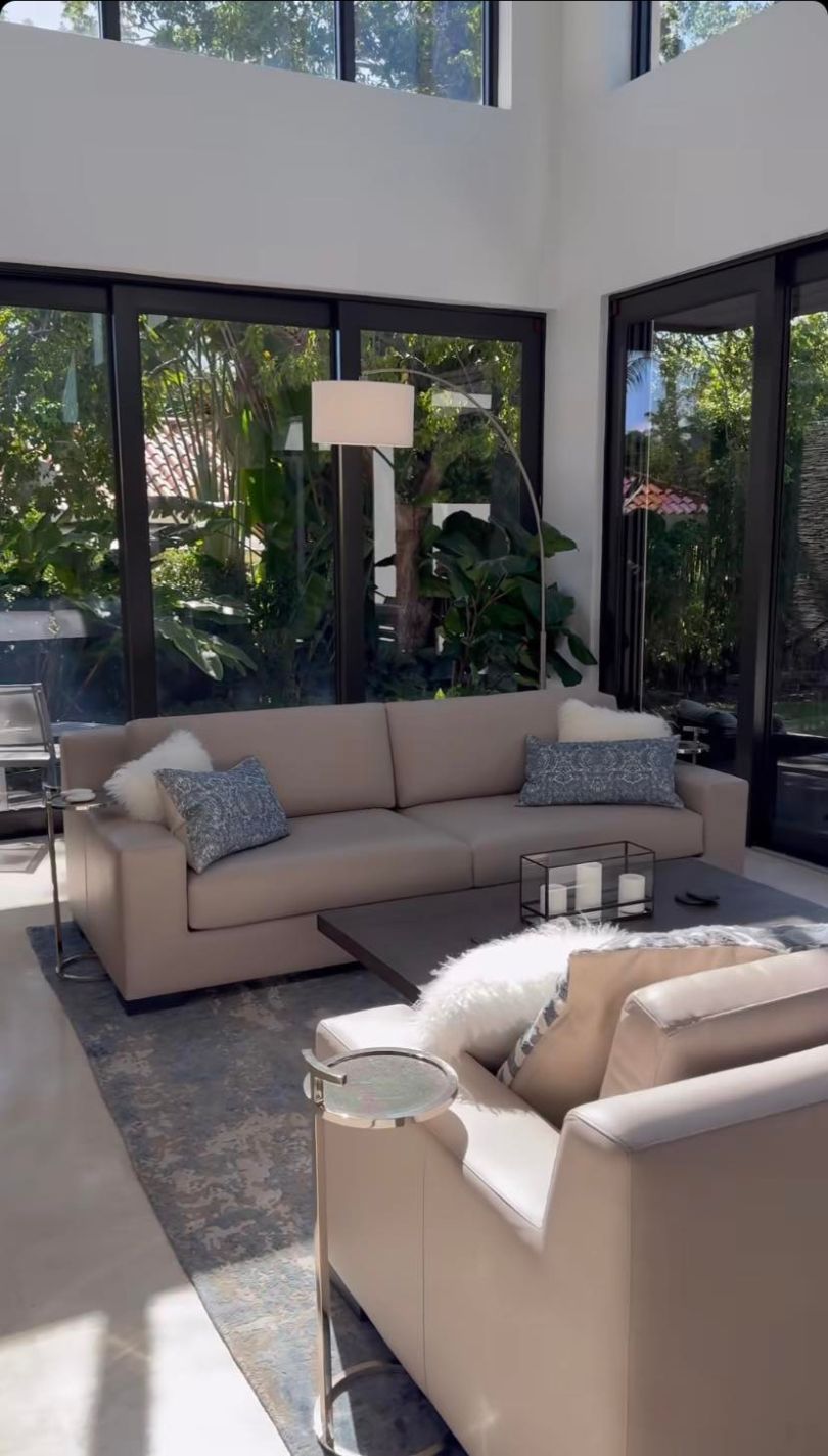 Agata Rubik relacjonuje oględziny domu w Miami