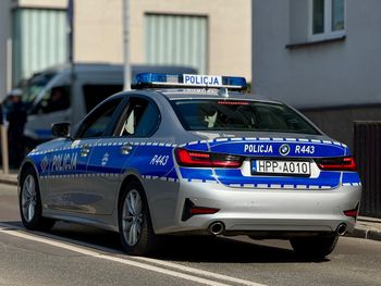 Brutalny napad w Warszawie. 16-latek pobił ochroniarza w Biedronce