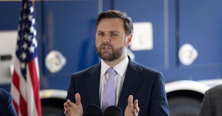 Norweski turysta nie wjechał do USA. Powodem mem z J.D. Vance'em?