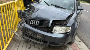 Kolizja dwóch aut na drodze krajowej nr 79 w miejscowości Złota