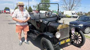 VII Wakacyjny Zlot Pojazdów Zabytkowych w Lisiej Górze. Cudeńka motoryzacji można było podziwiać z bliska