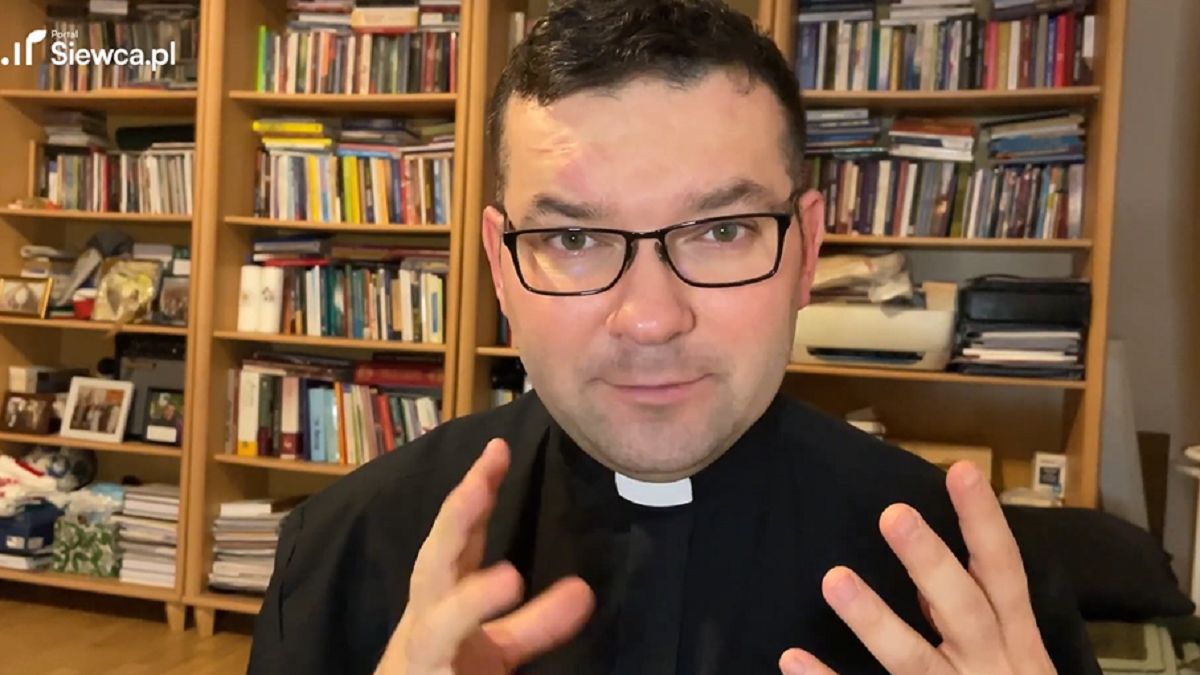 Nastolatek ogląda takie filmy. Ksiądz nie ma wątpliwości. 