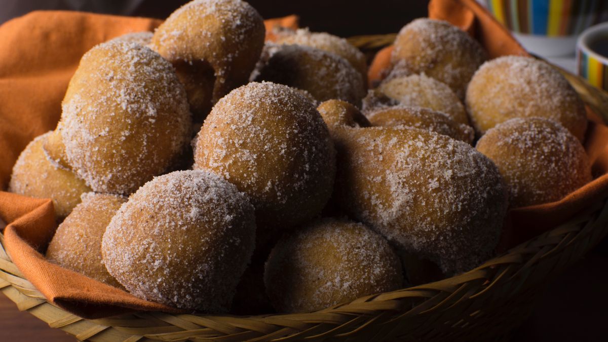 Mini pączki bananowe możesz zrobić w airfryerze