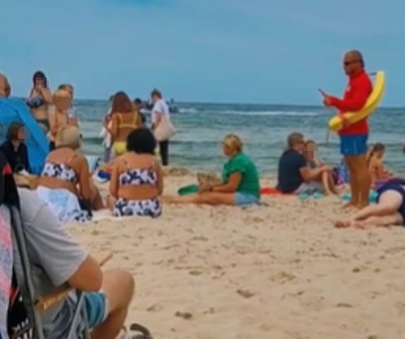 Ratownik dobitnie skrytykował rodziców na plaży. "Wszystko macie gdzieś"