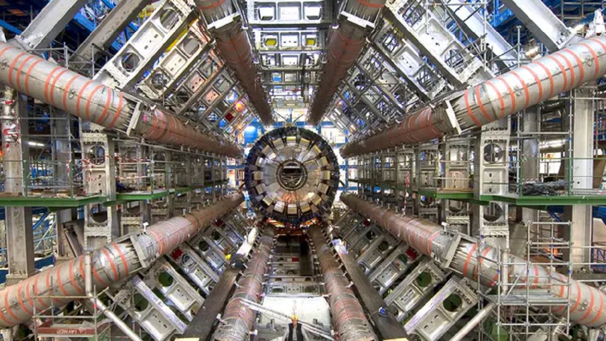 Wielki Zderzacz Hadronów w Szwajcarii 