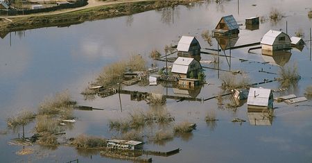 Powódź na Syberii zalewa złoża uranu. Radioaktywny problem Rosji