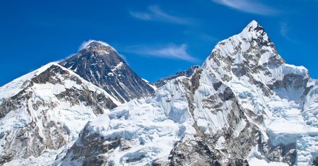 Nepal. Mount Everest wyższy o 86 cm