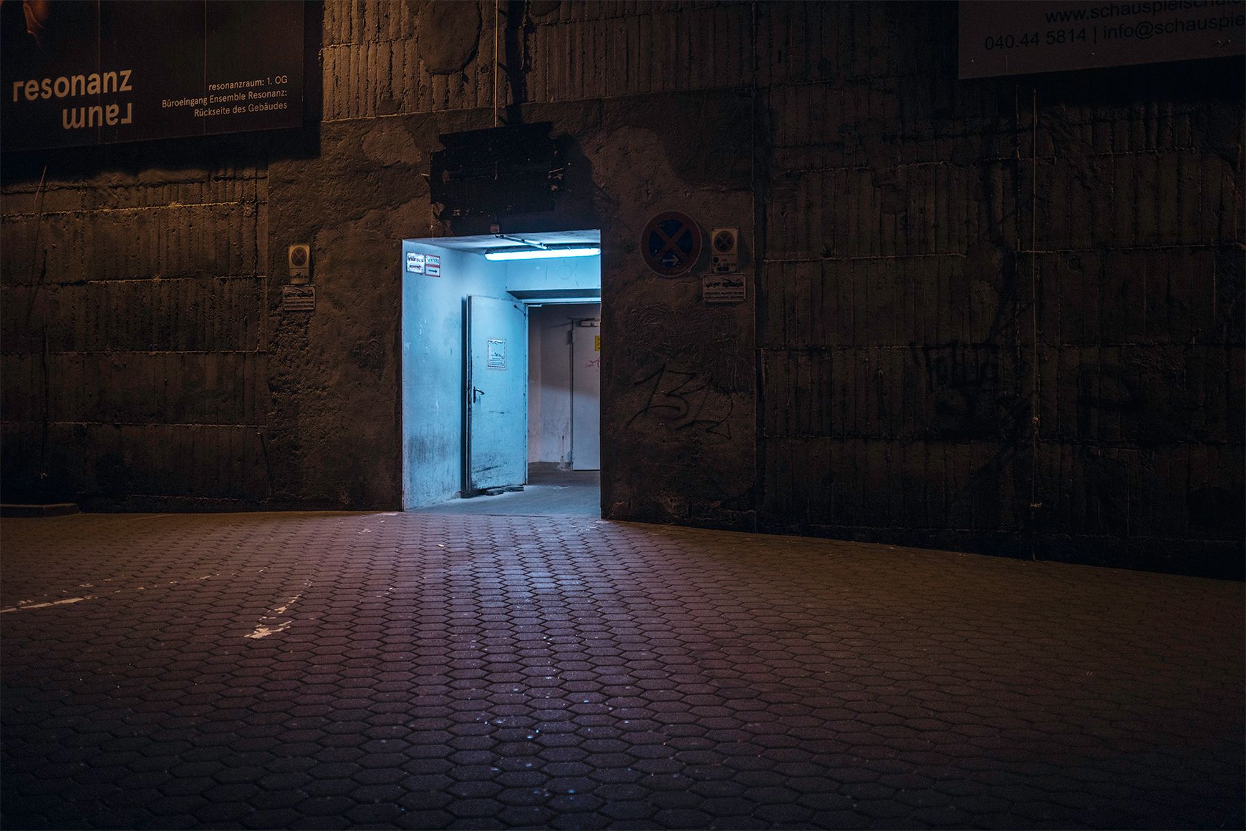 "After Hours" to filmowe kadry z Hamburga po godzinach 9