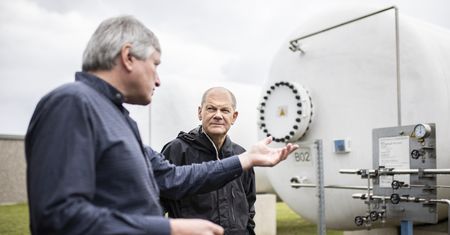 Niemcy podnoszą płacę minimalną. Czy wzrost wynagrodzeń za Odrą wydrenuje rynek pracy w Polsce?