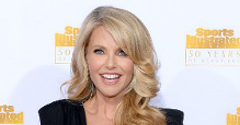 Christie Brinkley: ma 61 lat i nadal doskonale wygląda w bikini!
