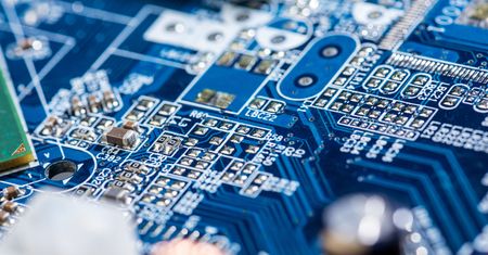 Asus stworzył płytę główną dla kopiących kryptowaluty: obsługuje 20 kart graficznych