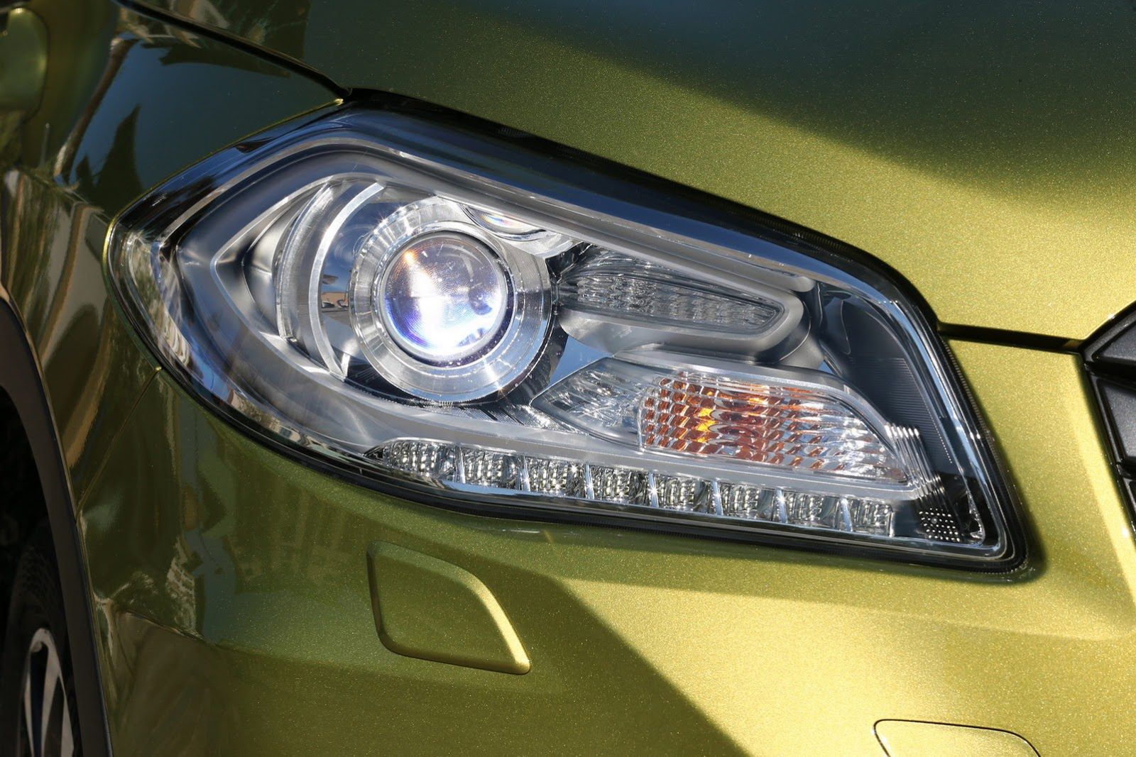 Nowe Suzuki SX4 - japoński crossover w szczegółach [galeria] 38