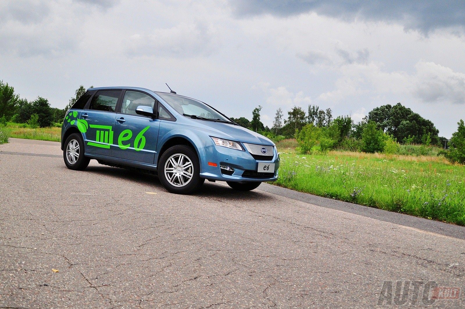 BYD e9