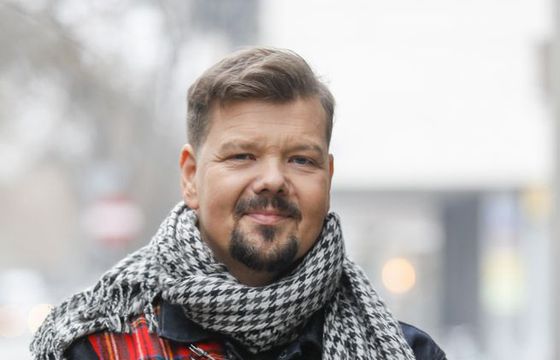 „Fakt” przeprasza Michała Figurskiego za jego zdjęcia tuż po wylewie. „Pokazuję, że można z nimi wygrać”