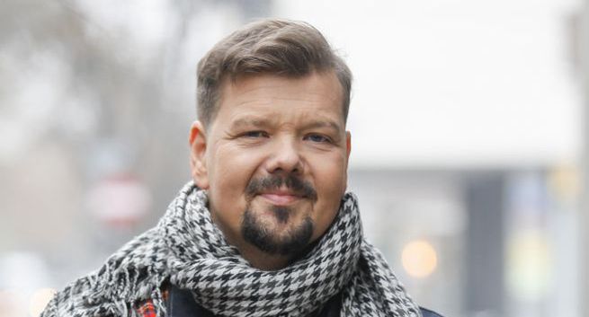 „Fakt” przeprasza Michała Figurskiego za jego zdjęcia tuż po wylewie. „Pokazuję, że można z nimi wygrać”