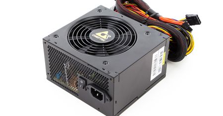 Chieftec Core 700 W - złoto w dobrej cenie