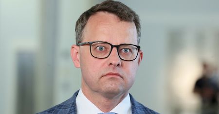 Romanowski na Węgrzech. Byli szefowie policji oceniają działania służb