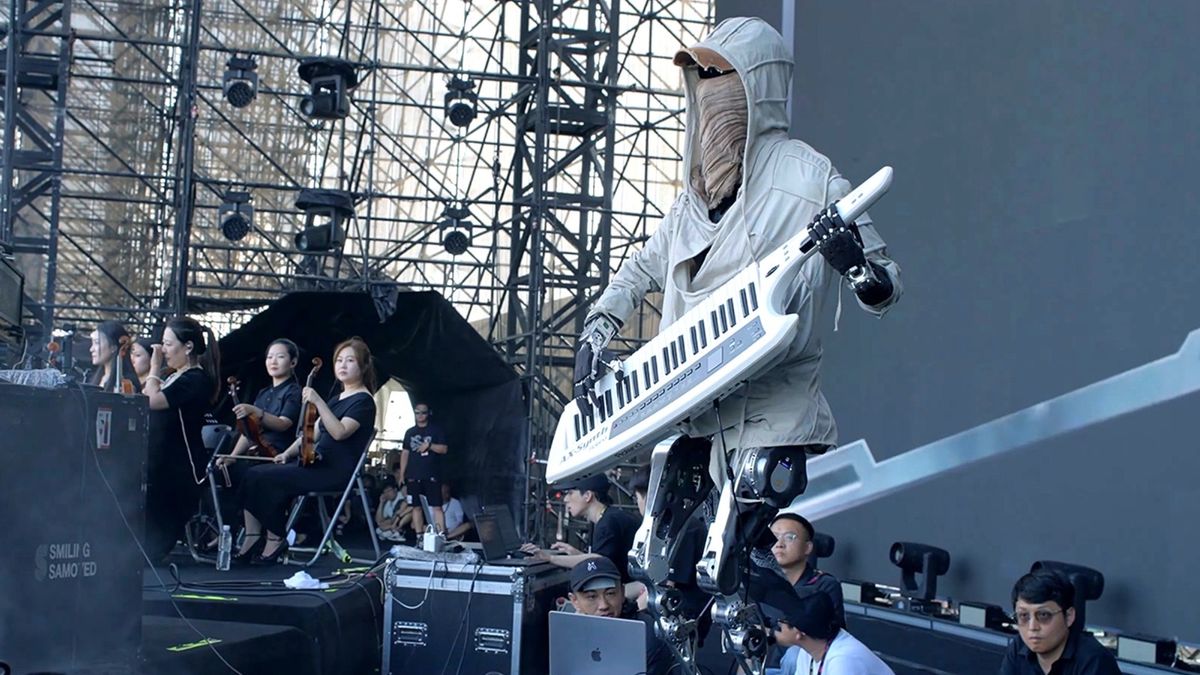 Robot Adam dał koncert na żywo na festiwalu muzycznym w Chinach