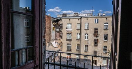 Katastrofa budowlana w Łodzi. Sąsiedzi nie wiedzą, co dalej. "Czekamy"