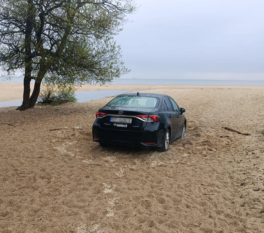 34-latek zakopał się na plaży w Gdańsku