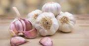 Czosnek może ochronić przed nowotworami. Jedz regularnie (WIDEO)
