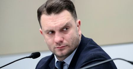 "Handel obietnicami". Poseł PiS ostro ocenił Mejzę