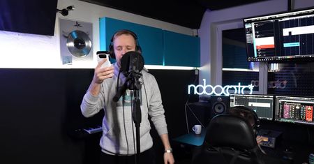 #Hot16Challenge. Zebrano już 2 miliony złotych. Dołączają kolejne znane osoby