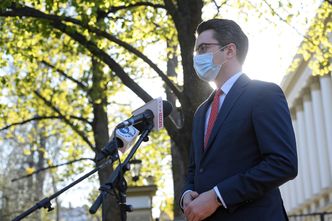 Tarcza antykryzysowa 3.0. Rzecznik rządu: "Nie będzie zwalniania mailem"