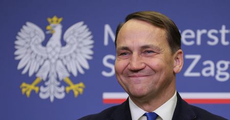 Sikorski prowokacyjne apeluje o likwidację hotelu sejmowego