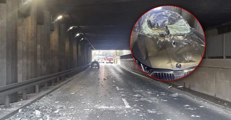 Część tunelu spadła na auto, walczy o odszkodowanie. "Nikt nie zawinił"